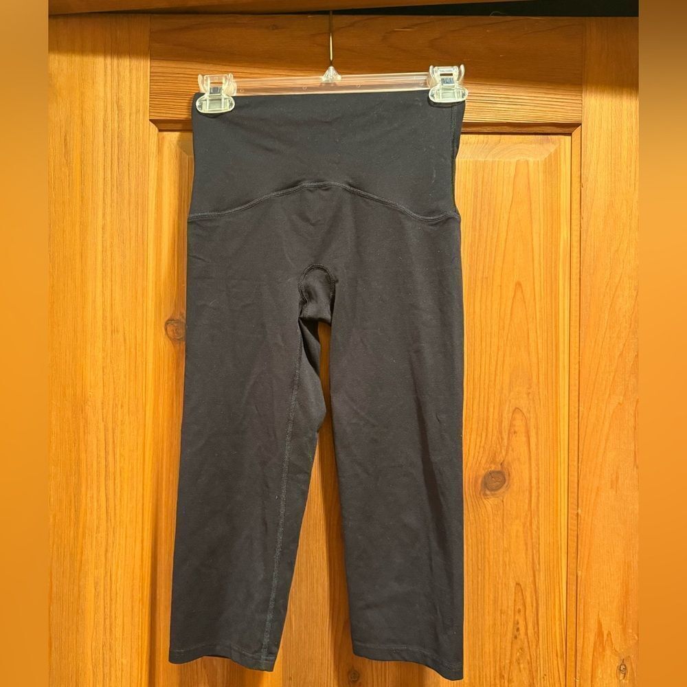 SPANX Black High-Waisted Capris